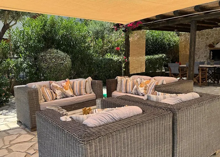 Serendipity Sea View Villa *